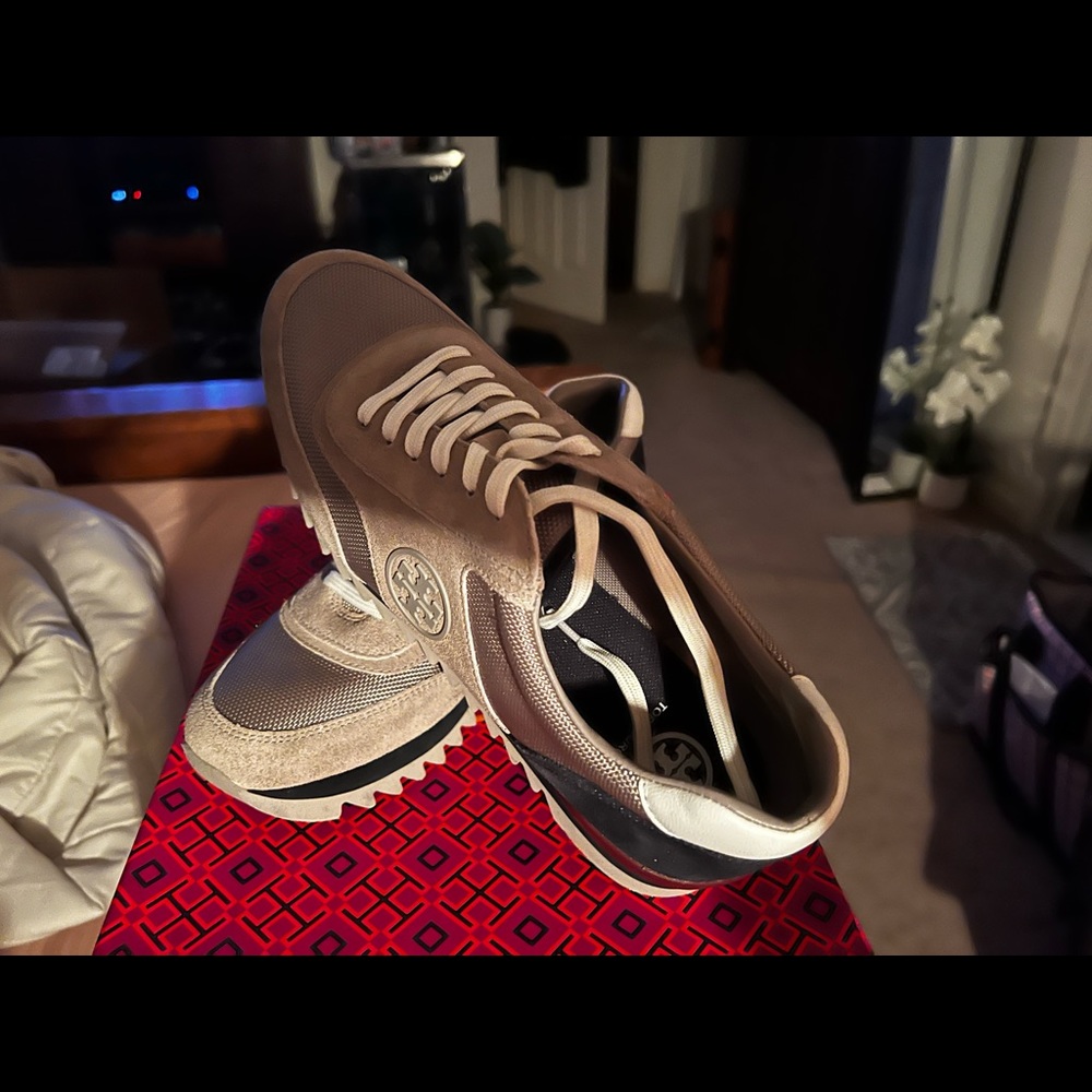 Authentic Tory Burch sneakers - Picture 2 of 8